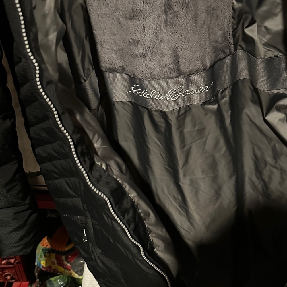 Eddie Bauer Women's Black Quilted Puffer Coat - Picture 3 of 10